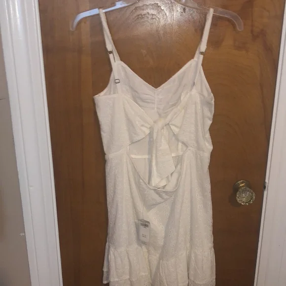 NWT Hollister lace dress - Picture 2 of 2